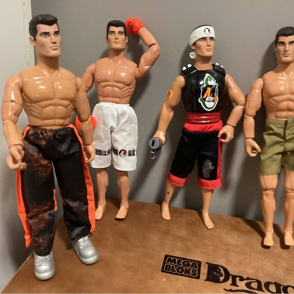 Action Figures Set with Accessories - Picture 4 of 4